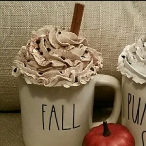 SOLD! 🍁Dunn Fall mug with topper🍂☕